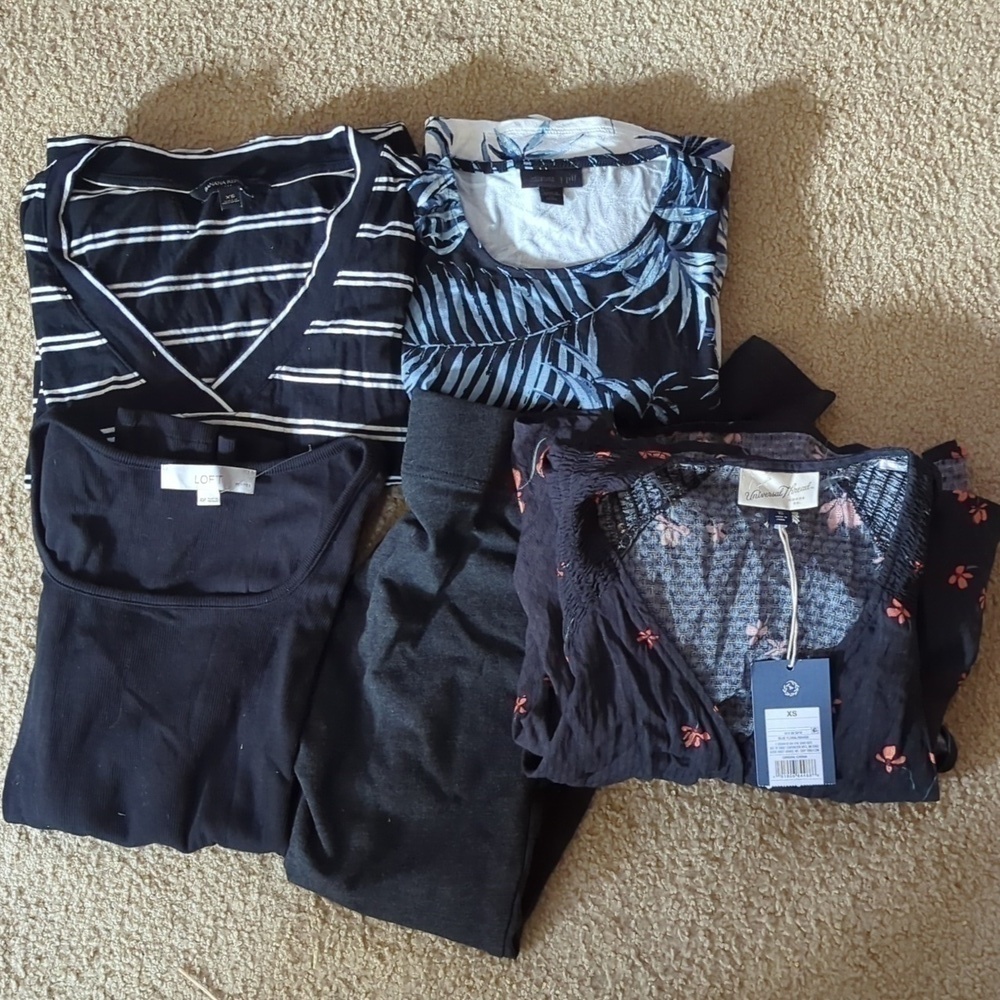 XS Women's Bundle Three Dresses, Gray Leggings, & Black Long Sleeve Ribbed Top